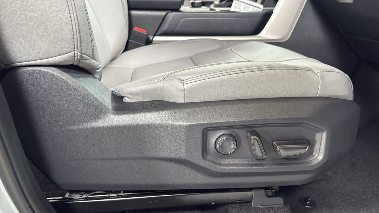 2026 Toyota Tundra SR5 - Photo 20