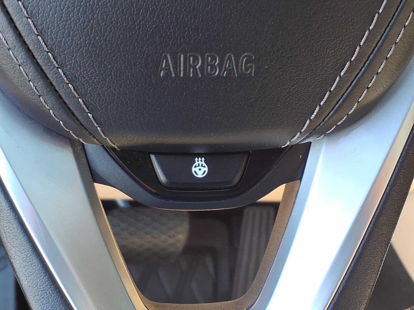 Used 2022 Black BMW xDrive40i image 12