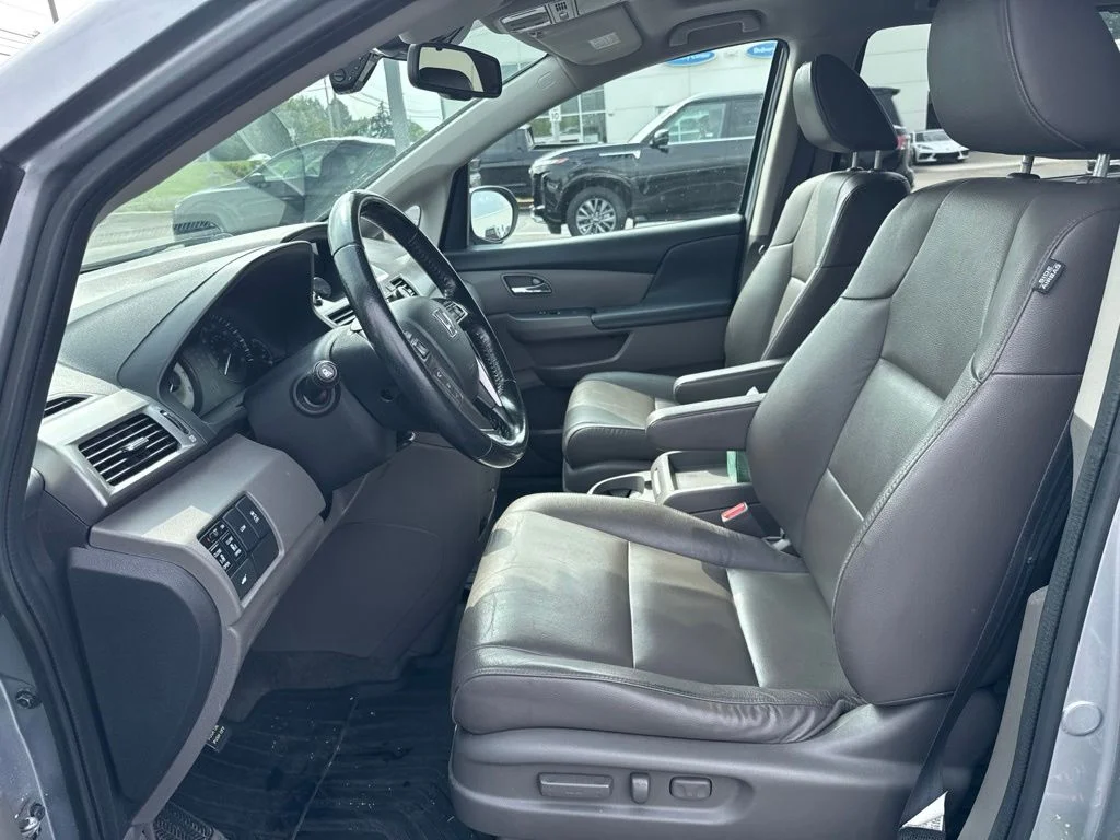 Used 2016 Silver Honda EX-L image 2