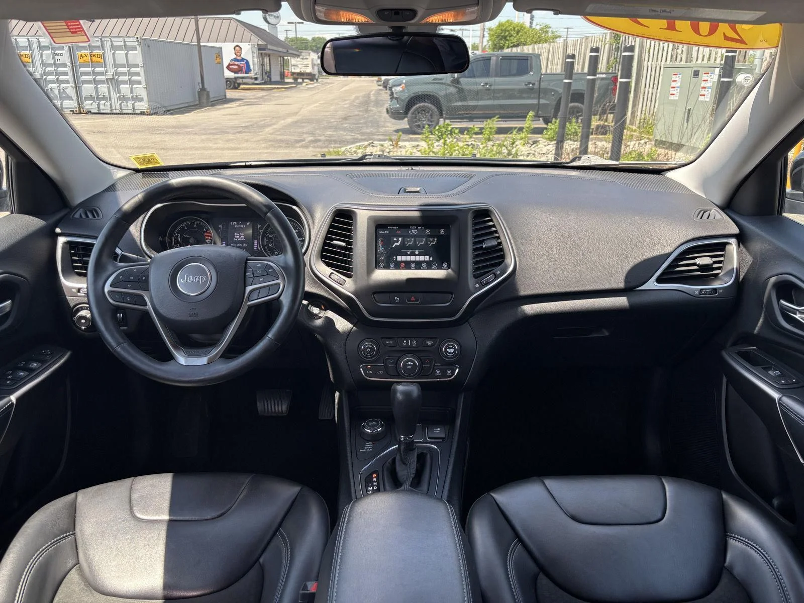Used 2019 Diamond Black Crystal Pearlcoa Jeep Latitude Plus image 11