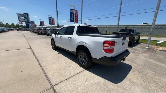 New 2026 Oxford White Ford XLT image 7