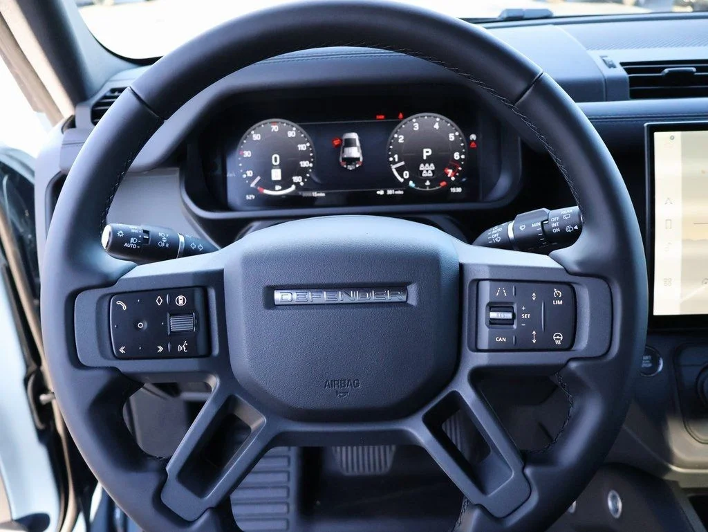 New 2026 Tasman Blue Metallic Land Rover X-Dynamic SE image 29