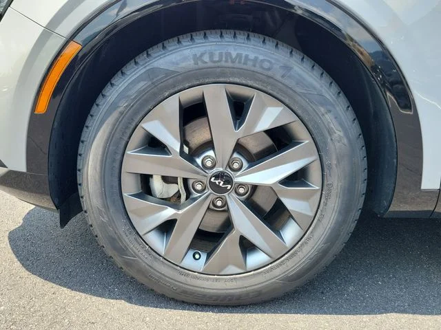Certified Used 2024 Gray Kia SX image 8