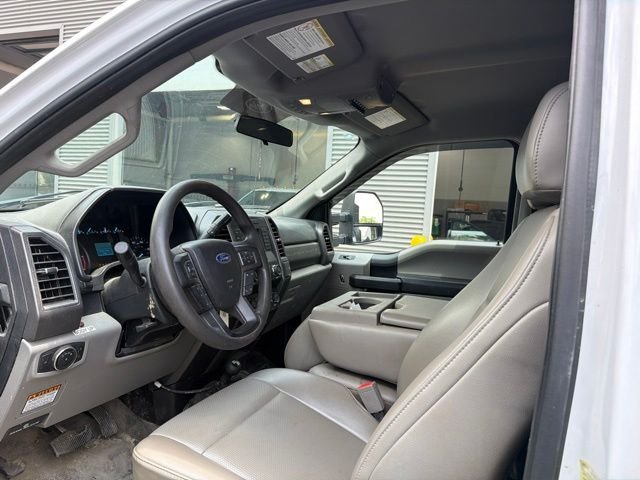 Used 2019 White Ford XL image 10