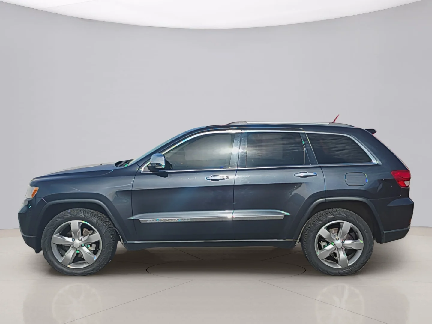Used 2013 Blue Jeep OVERLAND image 8