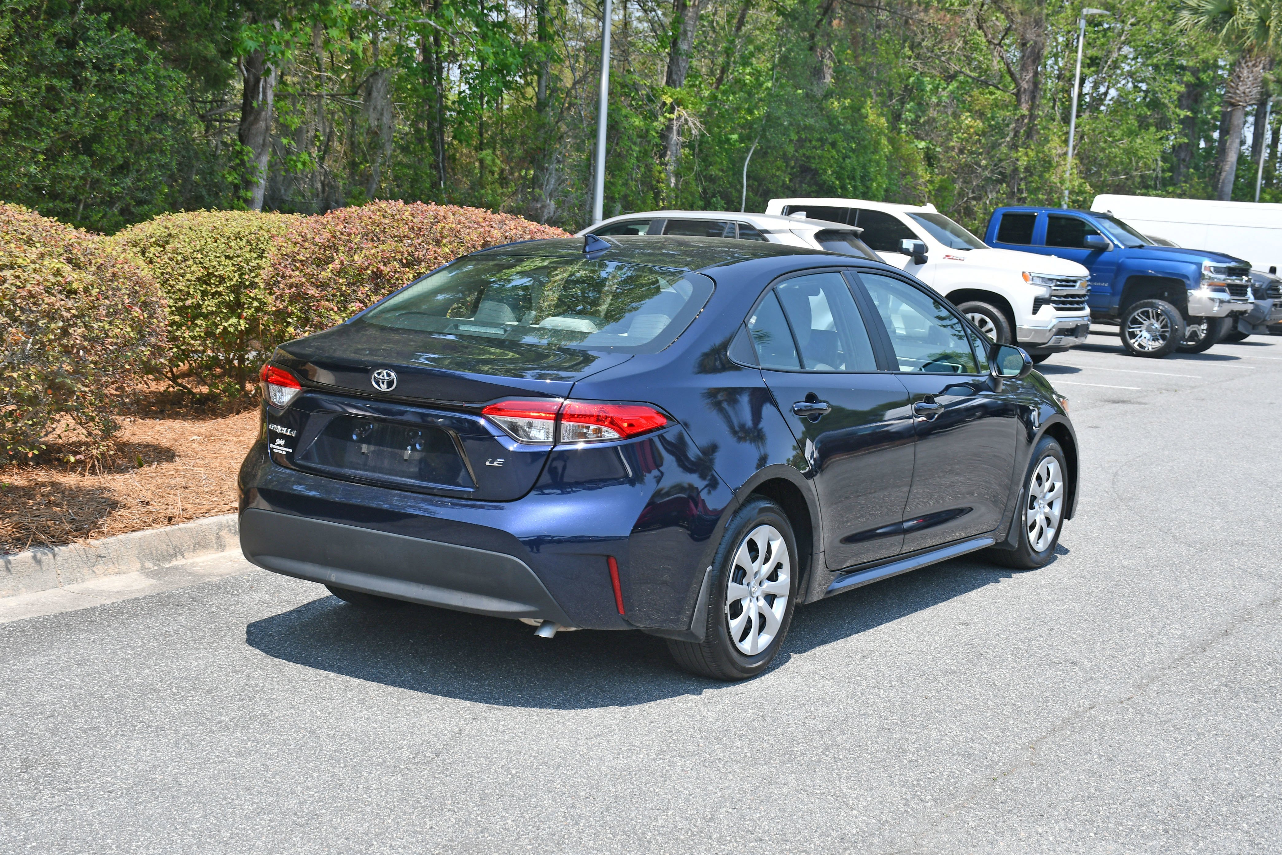 Used 2025  Toyota LE image 4