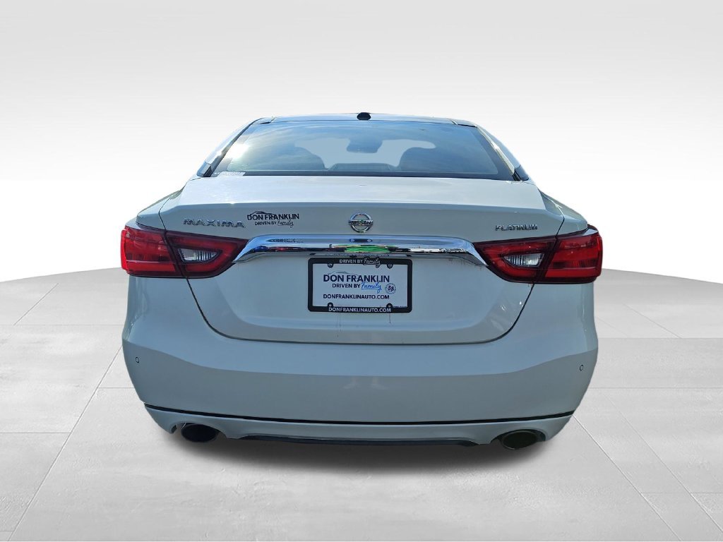 Used 2018 White Nissan Platinum image 4