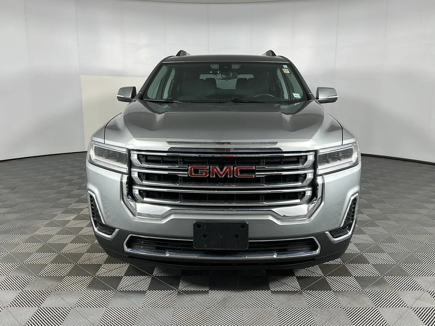 Used 2023 Sterling Metallic GMC SLE image 2