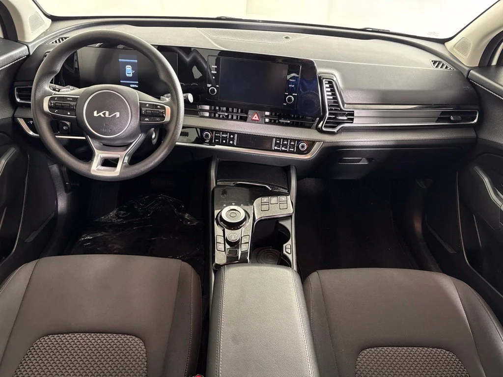 Used 2023 White Kia LX image 12