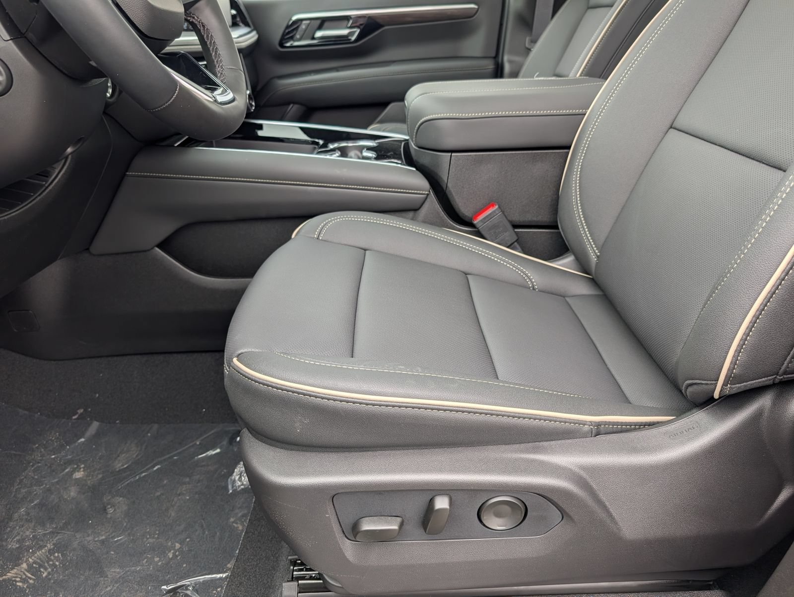 2026 Chevrolet Suburban Premier - Photo 7