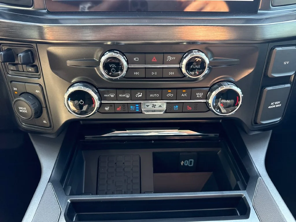 New 2026 Glacier Gray Metallic Tri-Coat Ford F-350® Lariat® image 14