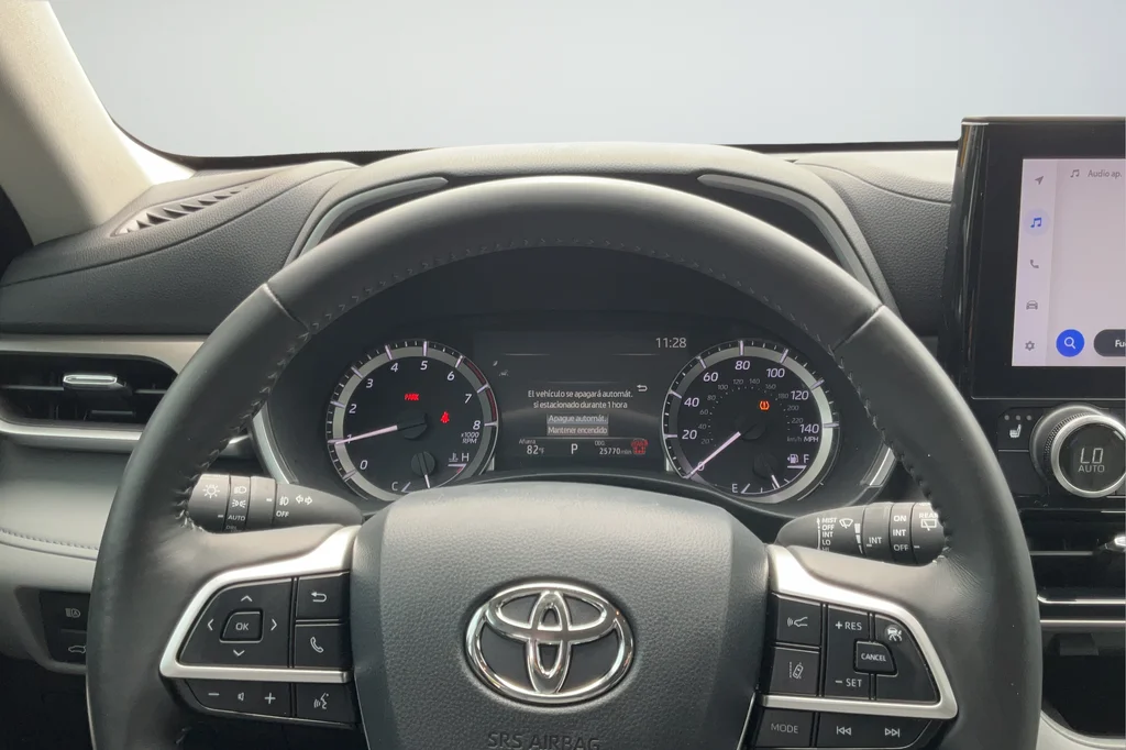 2024 Toyota Highlander XLE - Photo 14
