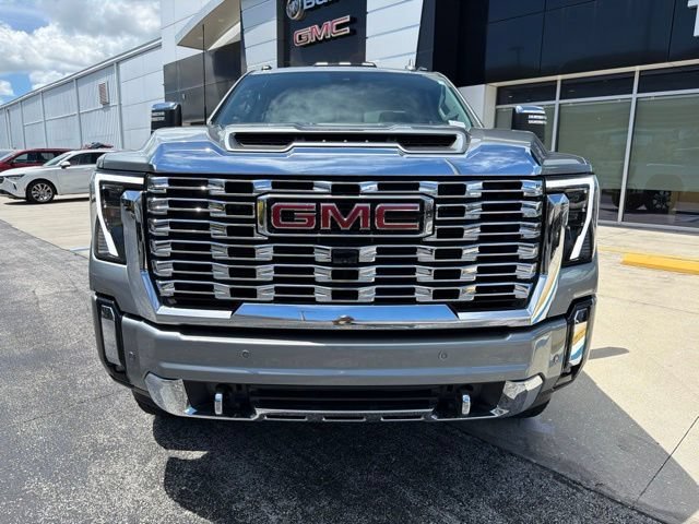 Used 2025 Sterling Metallic GMC Denali image 2