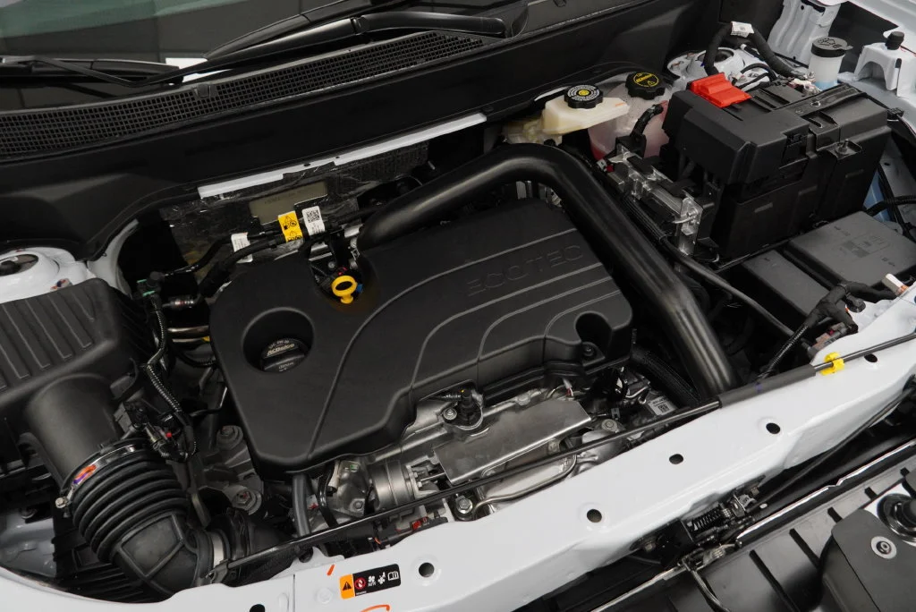 New 2027 Polar White Tricoat Chevrolet RS image 39