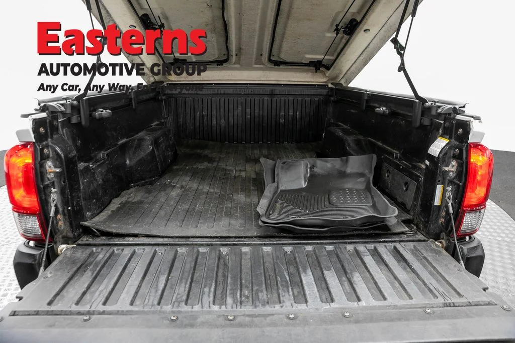Used 2020 White Toyota SR image 9