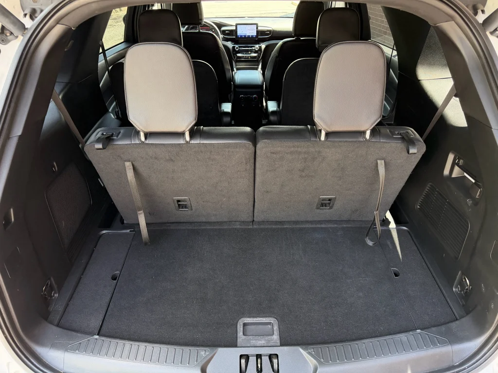 Used 2023 Star White Metallic Tri-Coat Ford ST-Line image 21