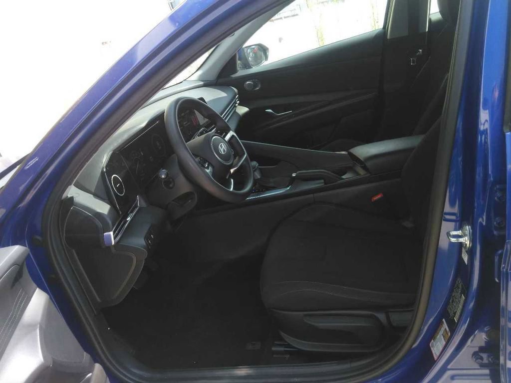 Used 2024 Blue Hyundai SEL image 4