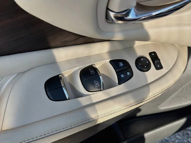 Used 2020 Gun Metallic Nissan Platinum image 24