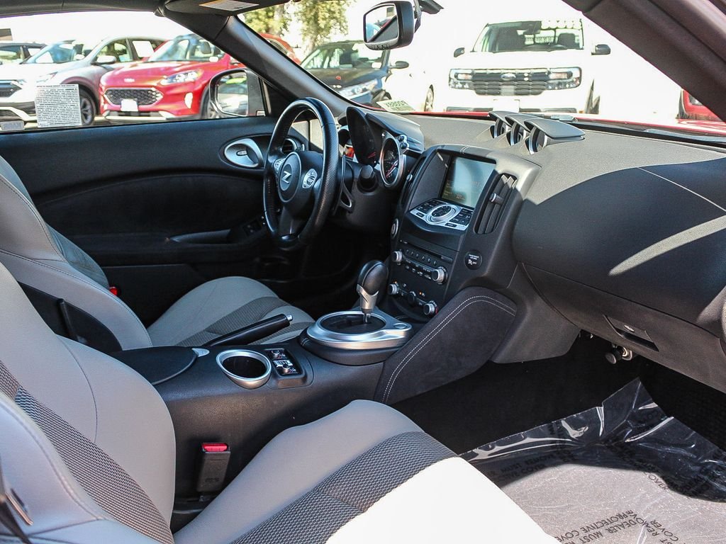 Used 2014 Red Nissan Touring image 14