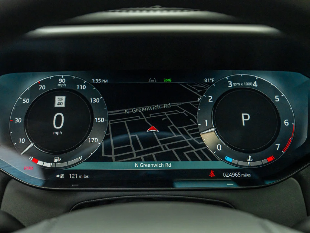 Used 2024 Black Land Rover Dynamic SE image 30