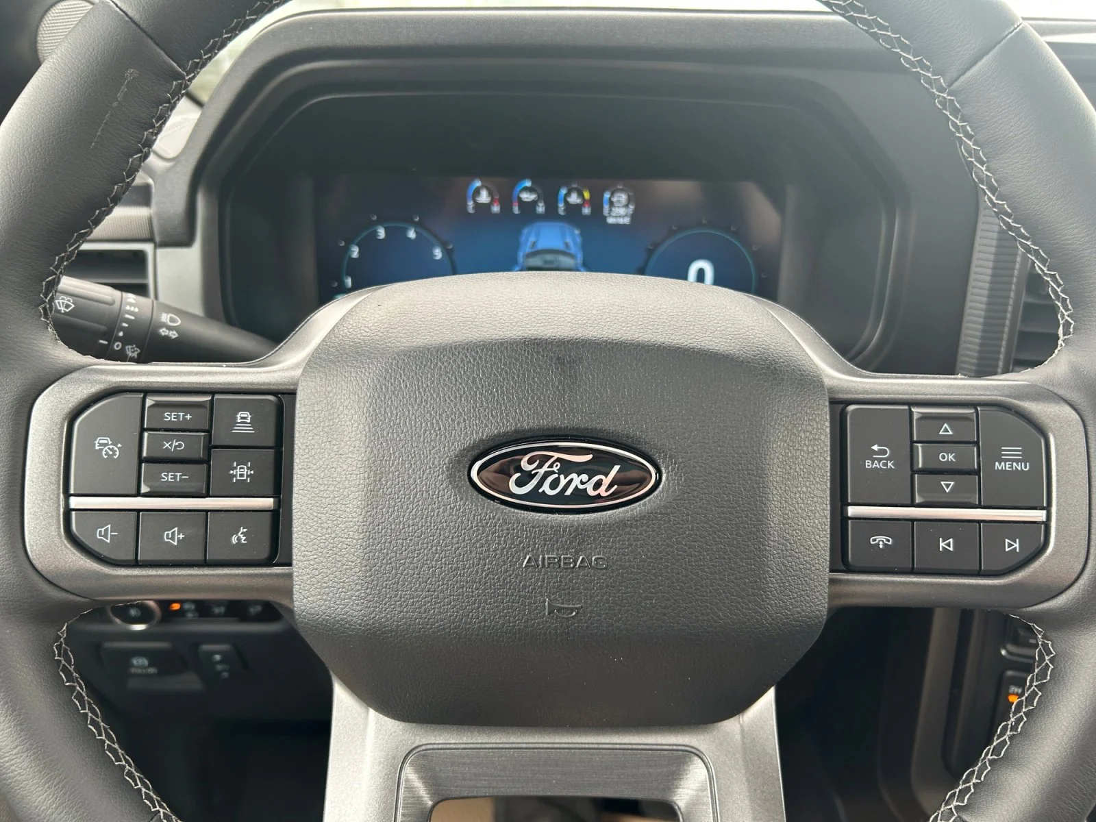 New 2026 Star White Metallic Tri-Coat Ford Lariat image 22
