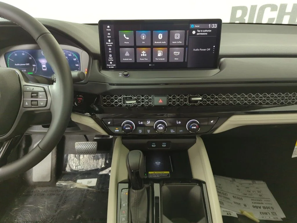 2025 Honda Accord Hybrid EX-L - Photo 16