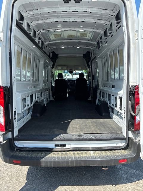 Used 2024 White Ford Base image 10