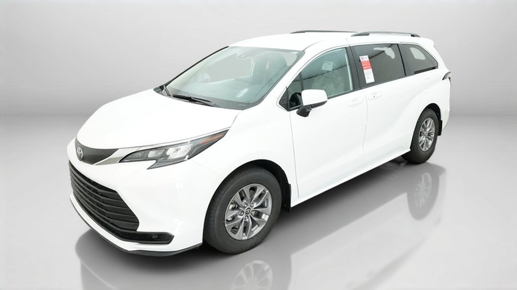 2026 Toyota Sienna LE