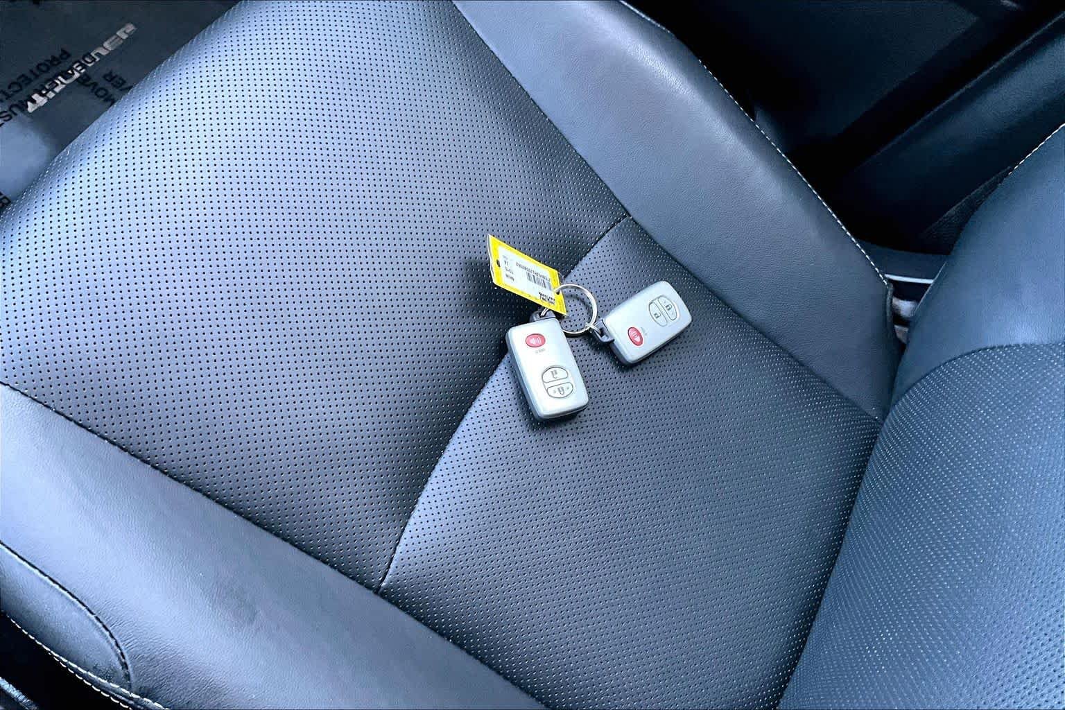 Used 2018 Magnetic Gray Metallic Toyota Limited image 14