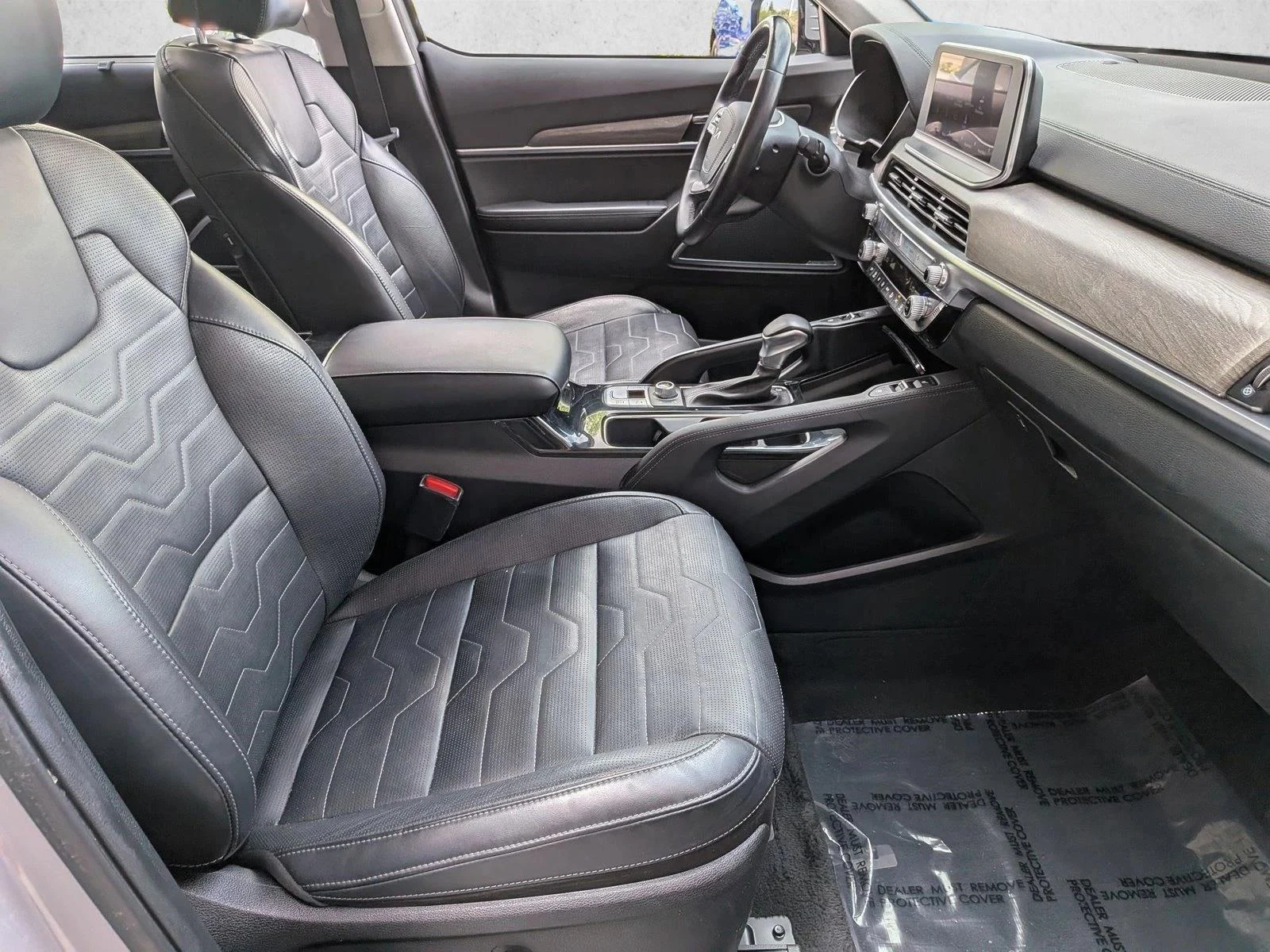 Used 2022 Wolf Gray Kia SX image 23