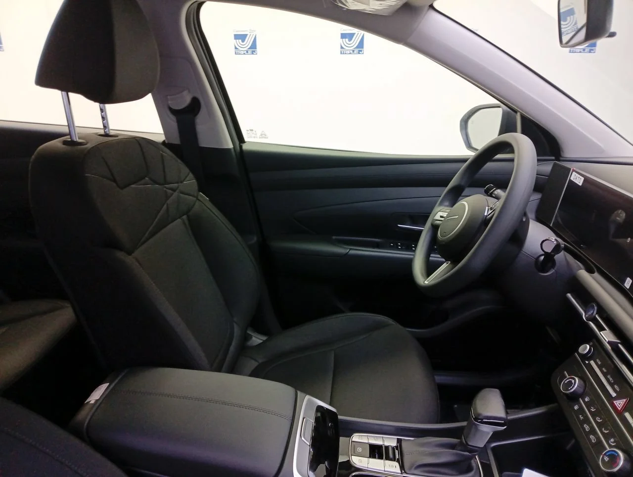 New 2026 White Pearl Tricoat Hyundai SE image 19