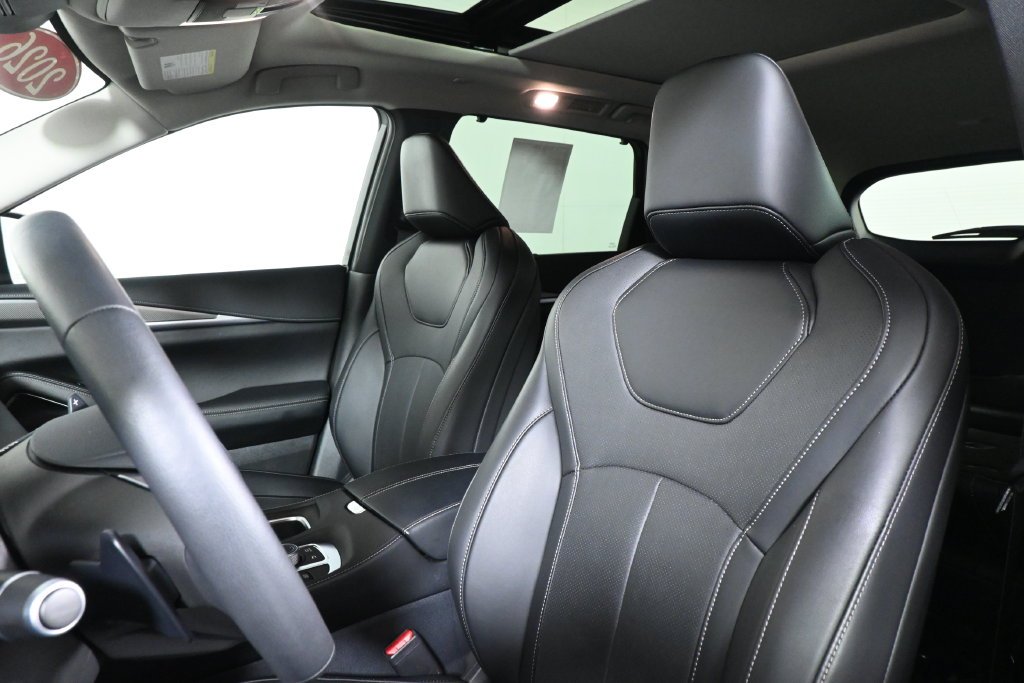 Certified Used 2026  INFINITI LUXE image 15