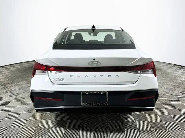 Certified Pre-Owned 2025 Hyundai Elantra SE