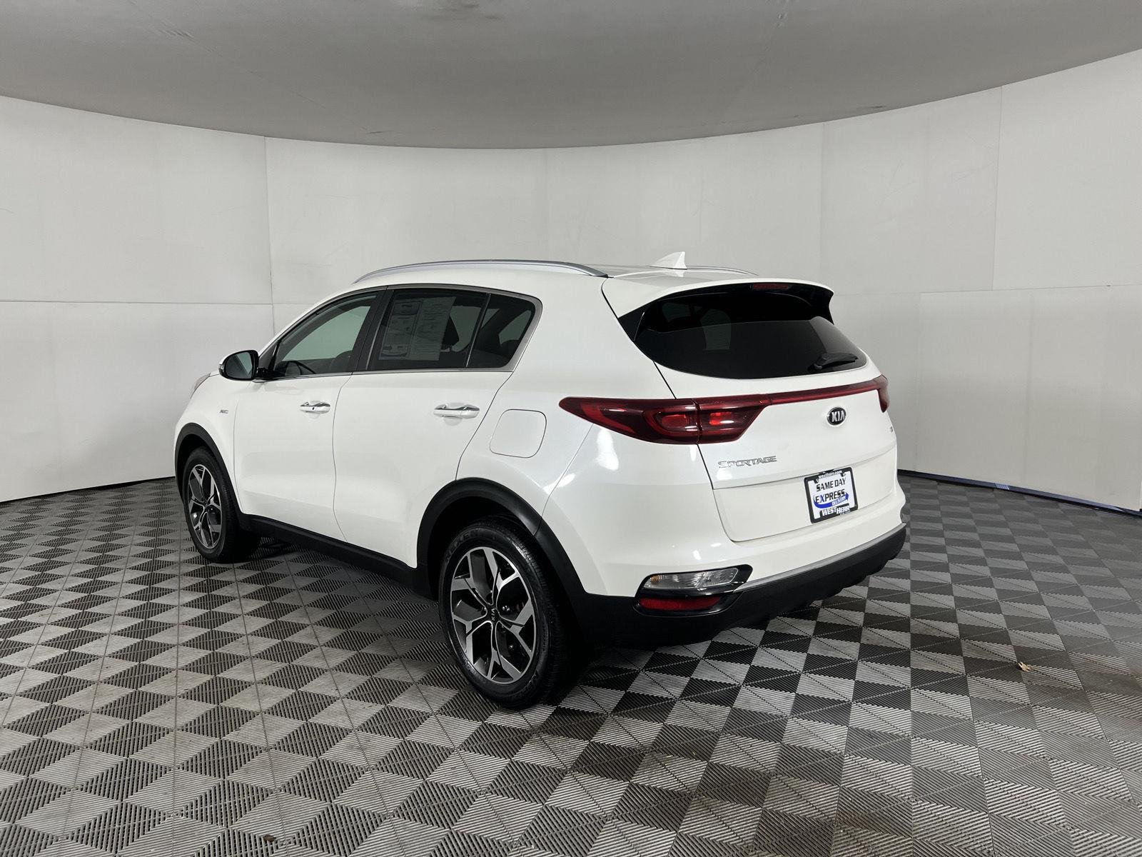Used 2021 Snow White Pearl Kia EX image 5