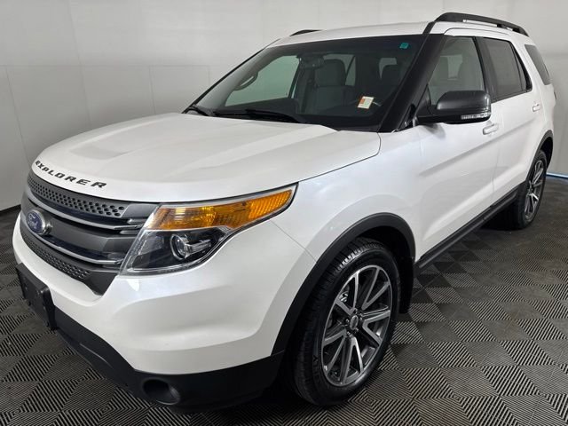 Used 2015 White Ford XLT image 8