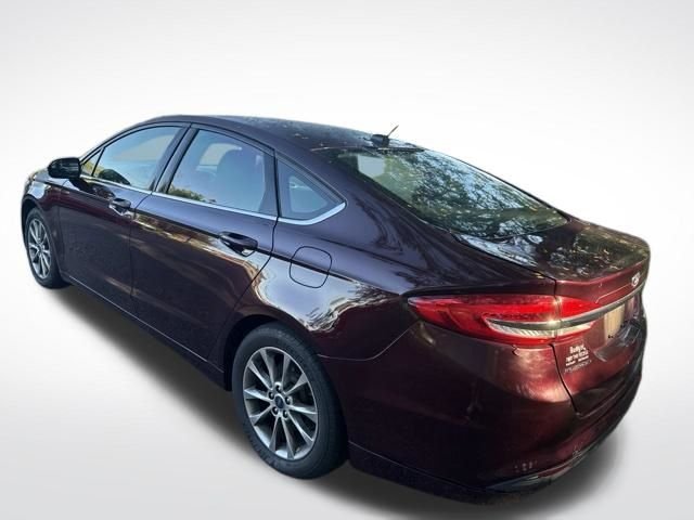 Used 2017 Red Ford SE image 3