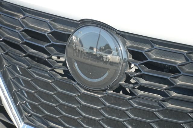 Used 2022 White Nissan SV image 5