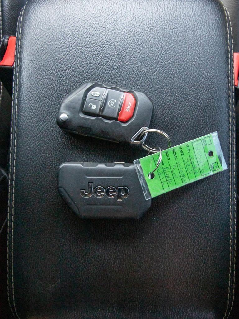 2022 Jeep Wrangler Unlimited Sahara 4XE - Photo 34