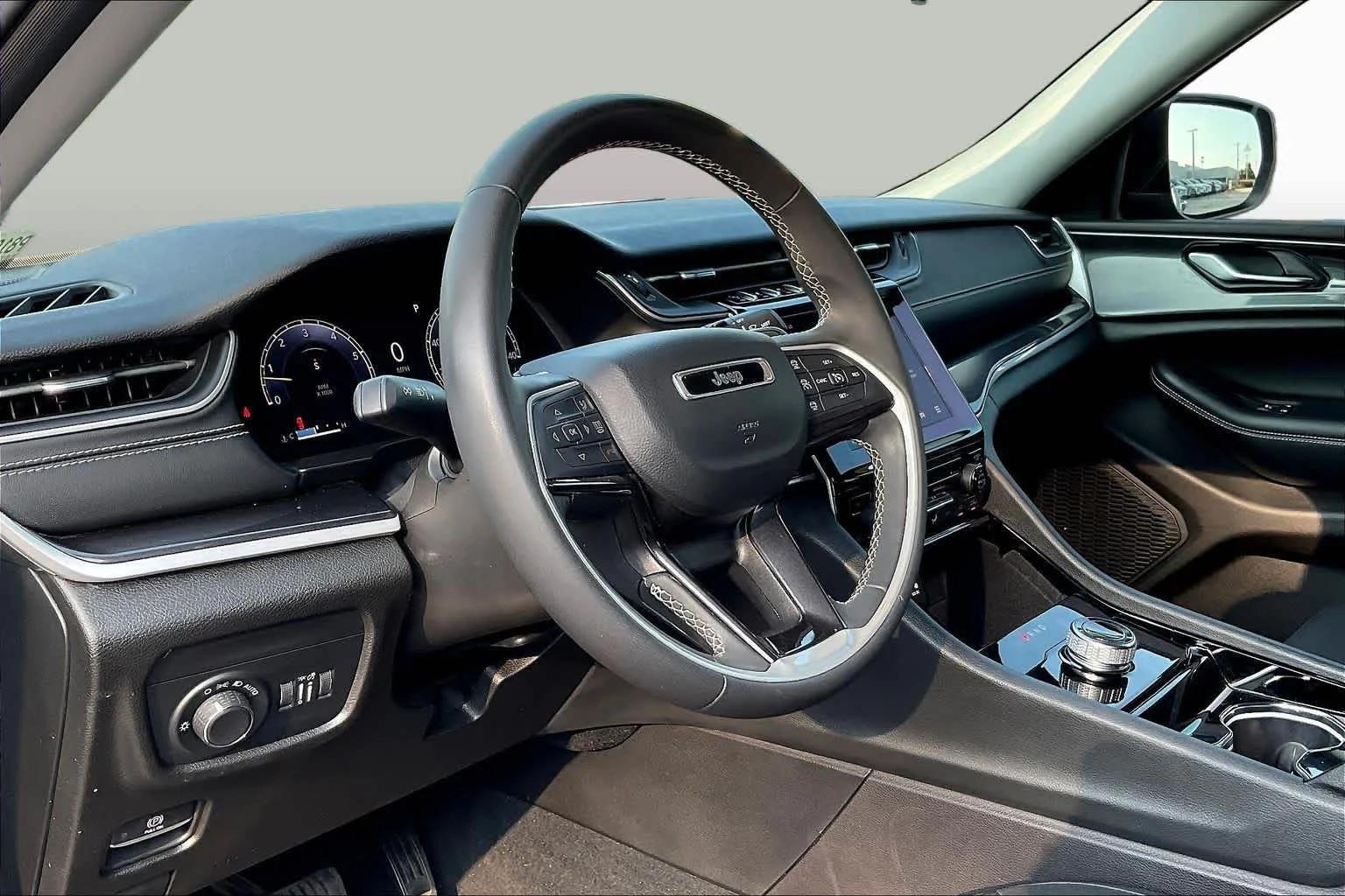 Used 2023 Baltic Gray Metallic Clearcoat Jeep Laredo image 33