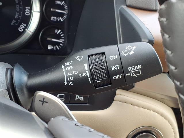 Used 2019 Eminent White Pearl Lexus Three-Row image 32