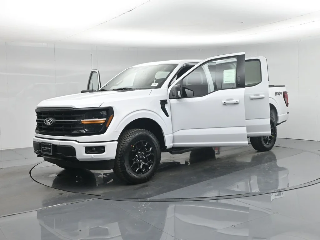 New 2026 Oxford White Ford XLT image 31