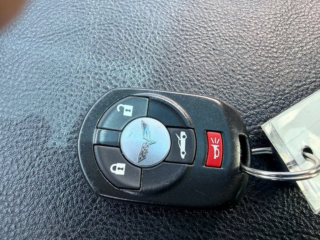 Used 2006 Victory Red Chevrolet 2DR CPE image 31
