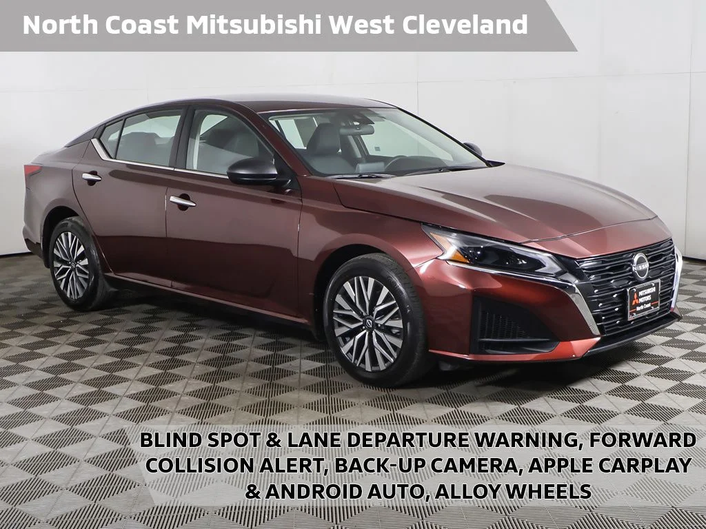 Used 2024 Red Nissan 2.5 SV image 1