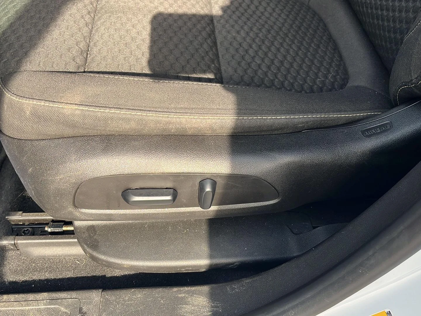 Used 2019 SUMMIT WHITE GMC SLE image 19
