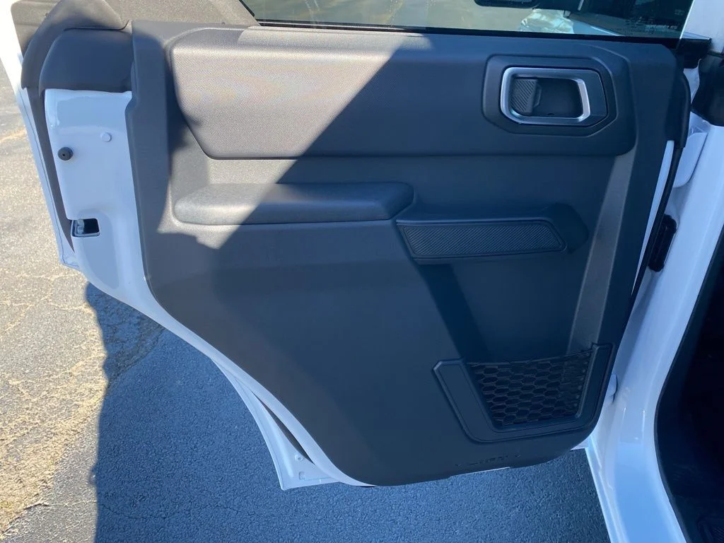 2025 Ford Bronco 4-Door Base - Photo 33