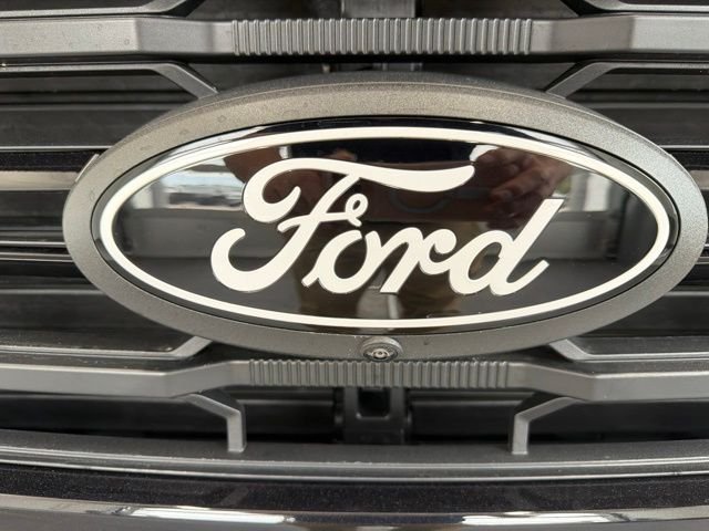 New 2026 Oxford White Ford XLT image 3