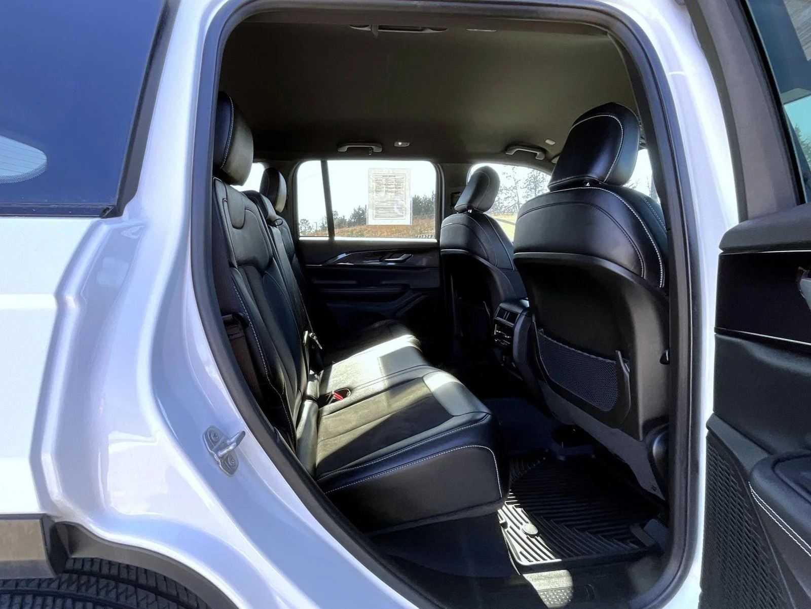 Used 2023 White Jeep Altitude X image 19
