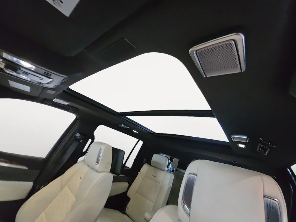 Used 2025 Crystal White Tricoat Cadillac Sport Platinum image 17