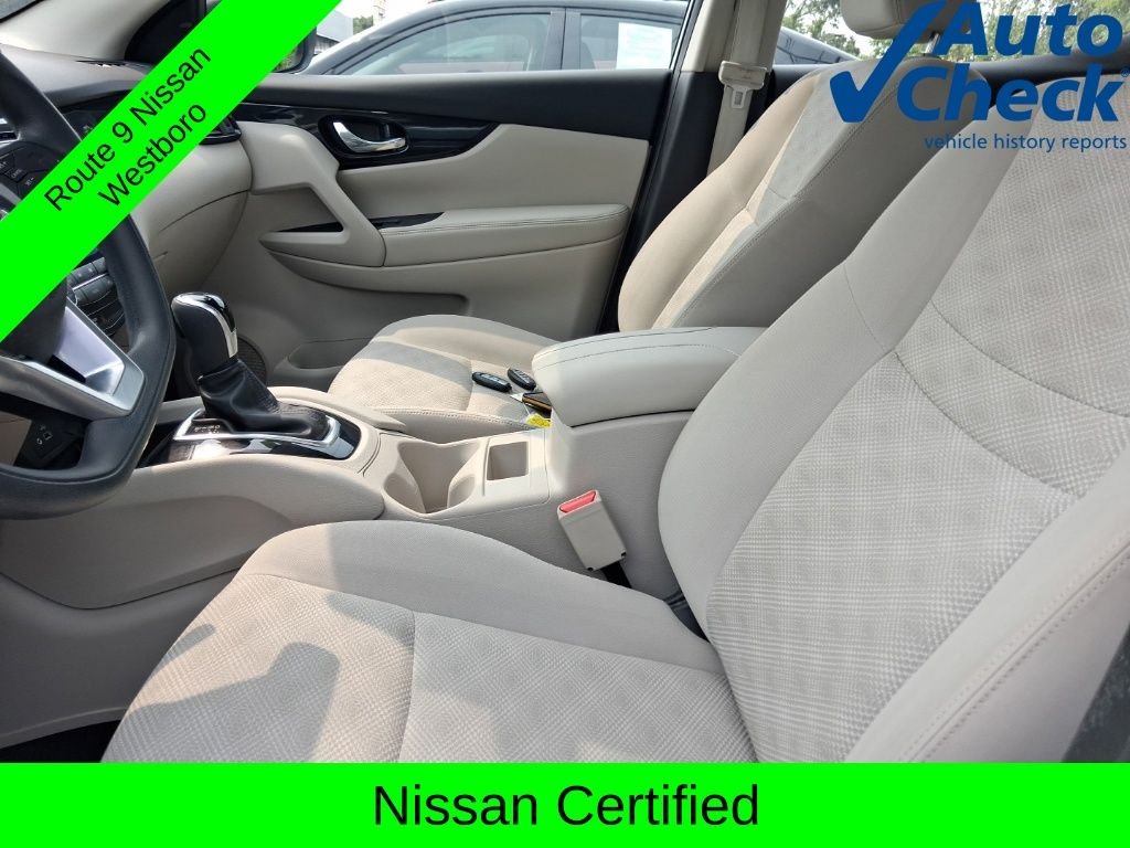 Used 2020 White Nissan SV image 14
