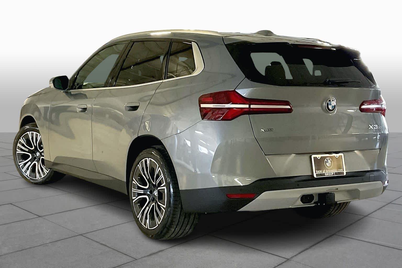 Used 2026 Skyscraper Grey Metallic BMW 30 xDrive image 12